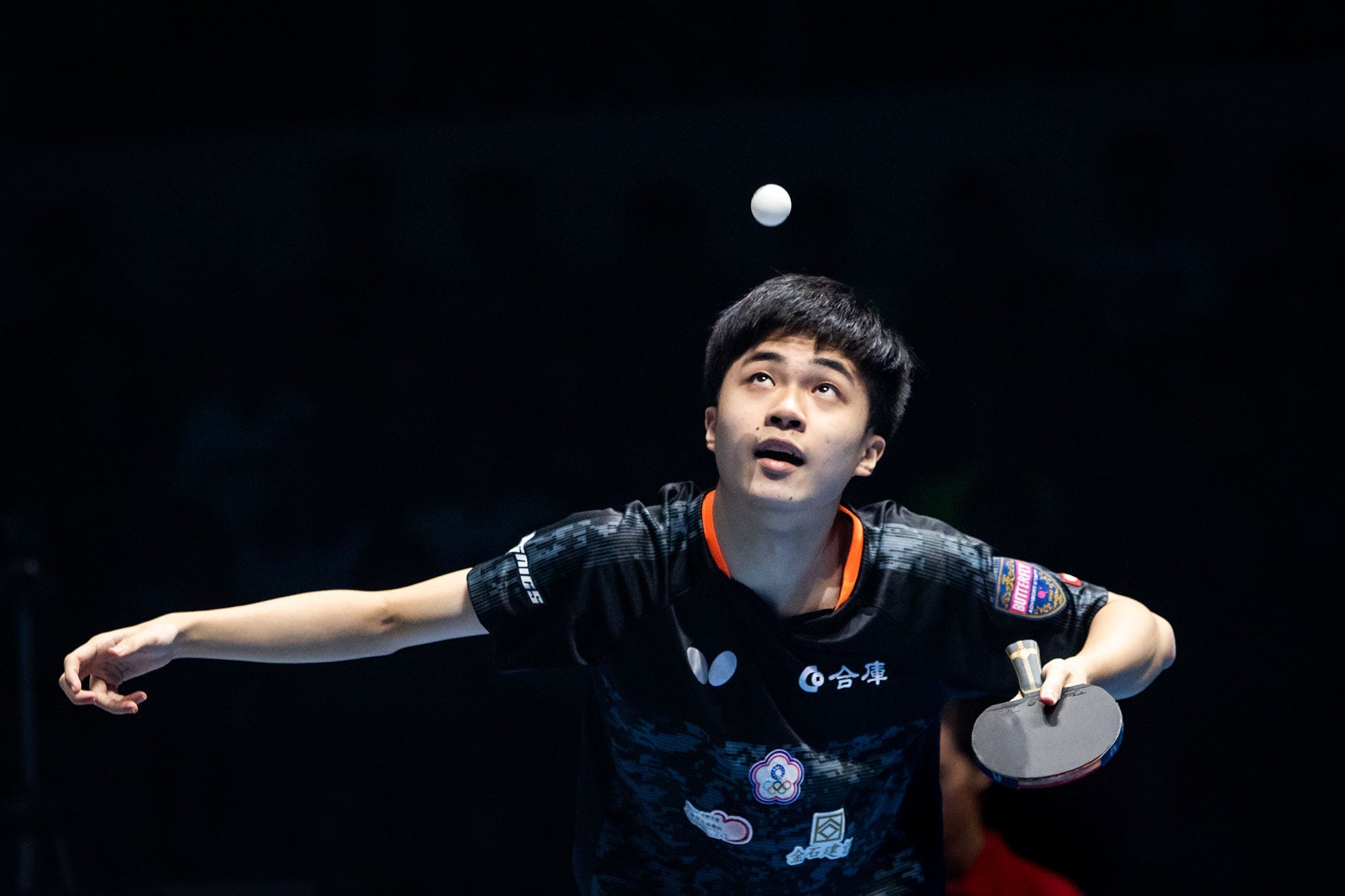 Doha abre 2026 com autoridade, Lin Yun Ju e Zhu Yuling dominam o WTT Champions e redesenham o topo do tênis de mesa mundial