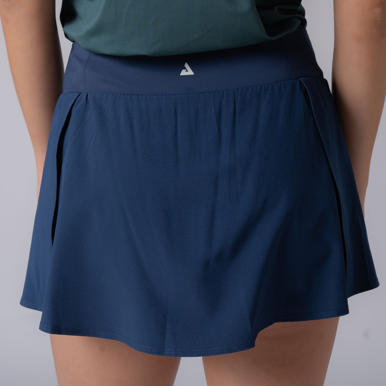 Close up image of the back of the JOOLA Women's Pickleball Skort, Navy.