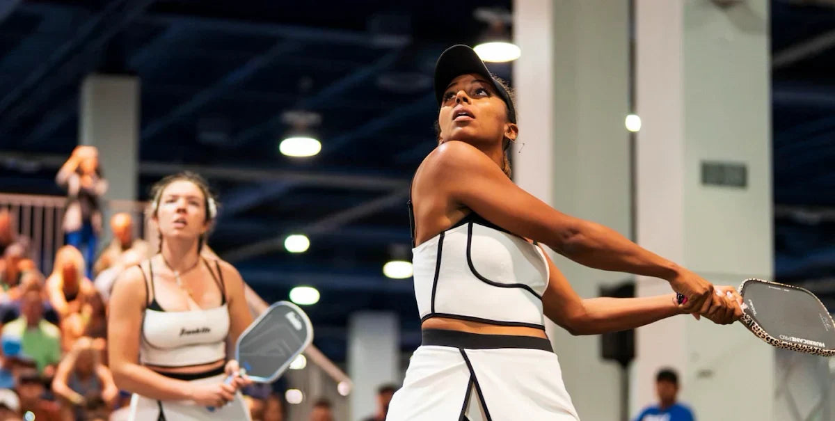 Jorja Johnson e Tyra Black fazem vitória surpreendente